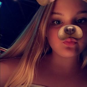 Meet your Posher, Claire